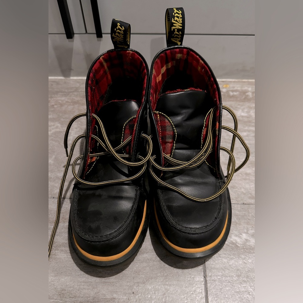 Men’s Weston Dr. Marten Plaid Cabin Outdoor Boots